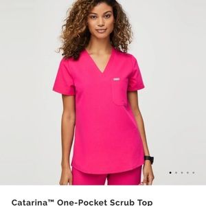 FIGS Catarina One-Pocket Top in Shocking Pink